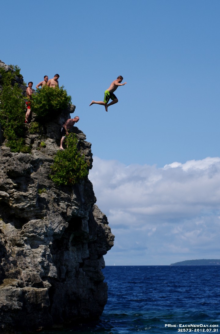 32573RoCrLe - Cliff Jumping at Indian Head Cove (The Grotto, pt 1)